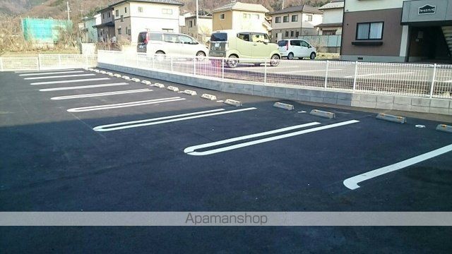 グレイス・ＳＫ[1LDK/50.49m2]の駐車場1