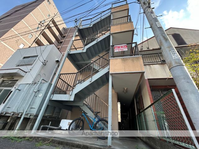 上田辺マンションの外観写真