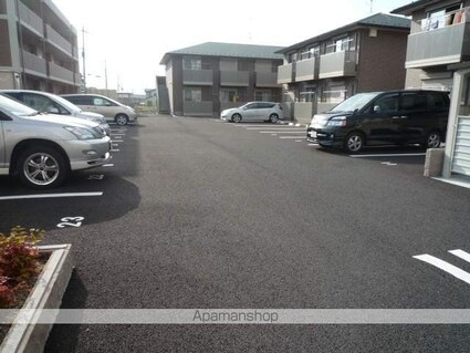 ハイツエイトⅣ[1R/30.39m2]の駐車場