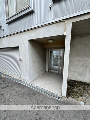 プレシャス12番館の玄関写真