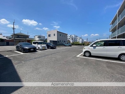 アーリーマンション[1K/28.51m2]の駐車場