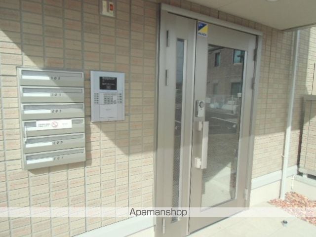 ルシオール YAMADAの玄関写真