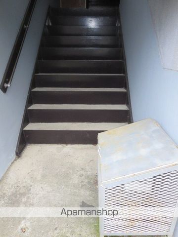 東栄コーポの玄関写真