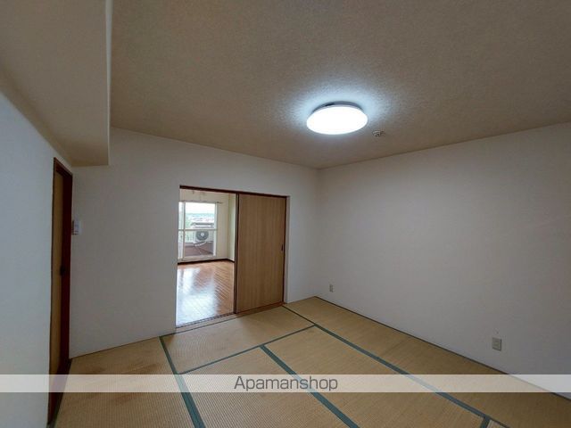 河東郡音更町 4階建 築33年の内装写真