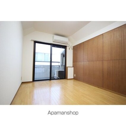 ウッドクレスト砧Ｄ棟[1R/16.74m2]のリビング・居間