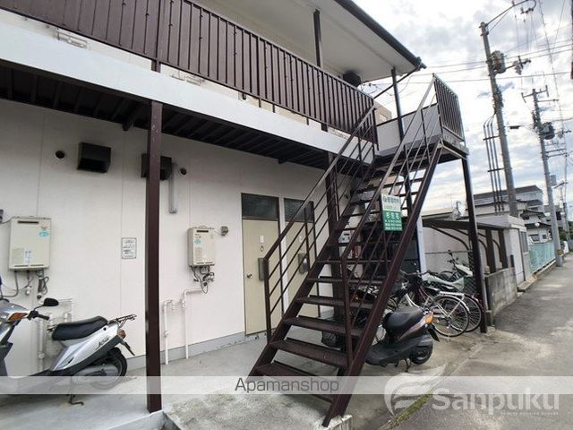 ハイツ萱町の玄関写真