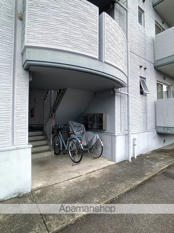 シャルマン駿河台の玄関写真
