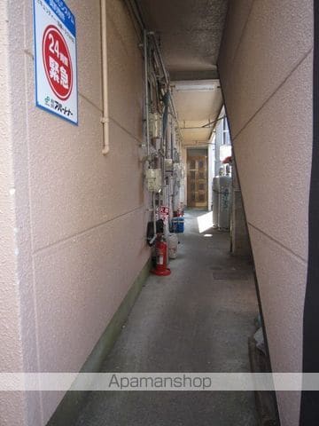 油井コーポの玄関写真