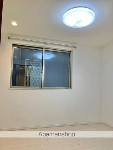 川崎市中原区 3階建 築11年の内装写真