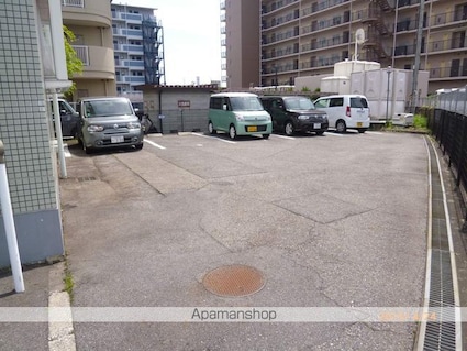 ラスディ守山[2LDK/61.89m2]の駐車場1