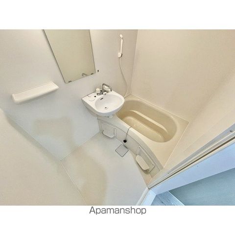 ロイヤルヒルズ市名坂の内装写真