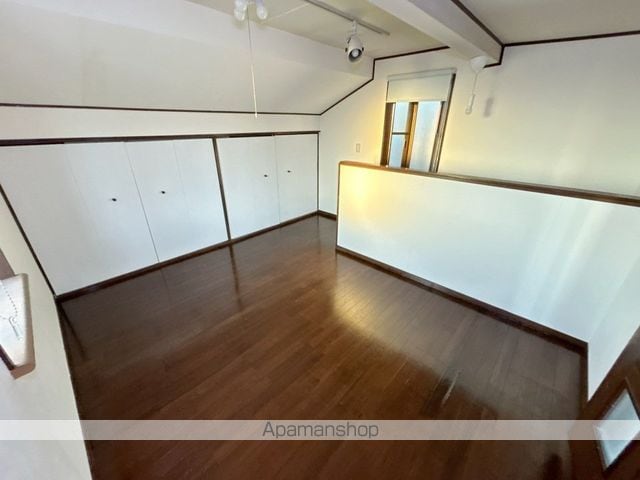 寺尾貸家3階建の内装写真