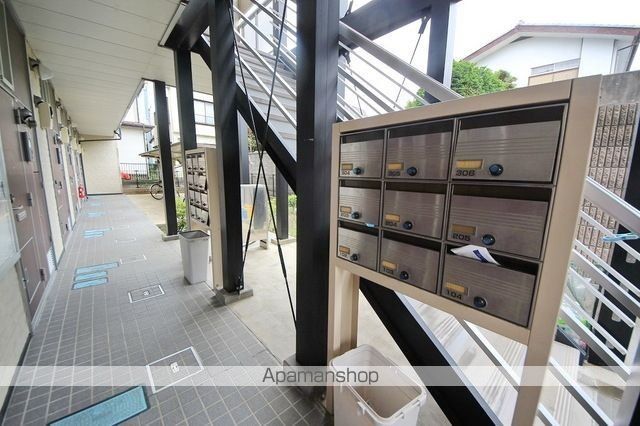 レオパレスビバ上板橋の玄関写真