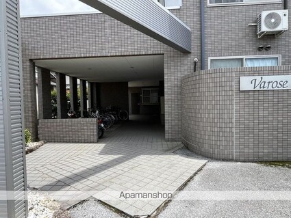 バローゼ[1K/37.83m2]のエントランス3