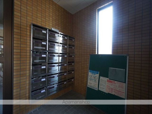 ラモヴェール白壁の玄関写真