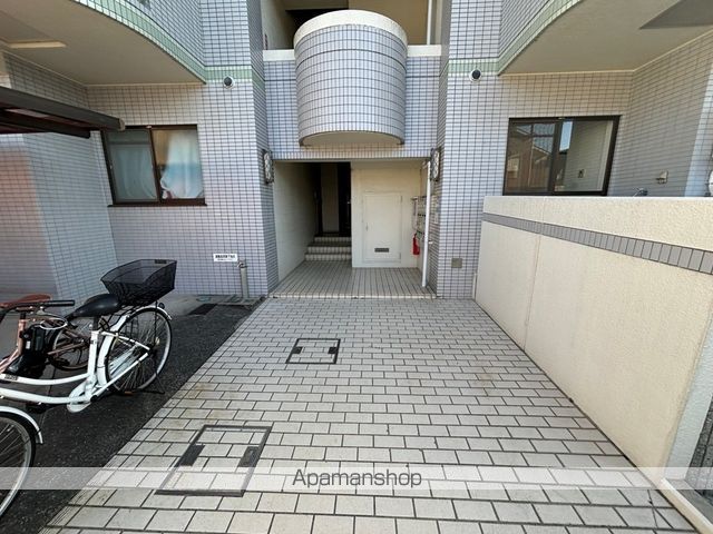 第2庭園ハイツの玄関写真