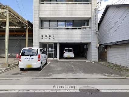 東京建設松本ビル[事務所/141.9m2]の駐車場