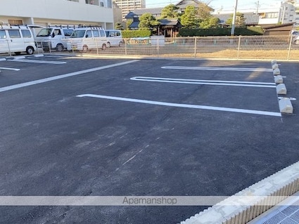 ｂｉｅｎｆａｉｔ（ビアンフェ）[1LDK/42.14m2]の駐車場