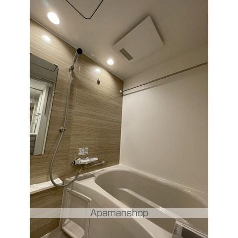 コンフォリア・リヴ本町WEST Qの内装写真