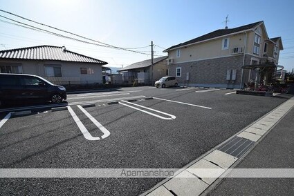 ＡＬＢＡ　Ａ[2LDK/57.57m2]の駐車場1