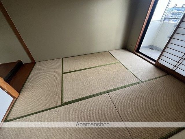 藤和ライブタウン新在家 3番館の内装写真