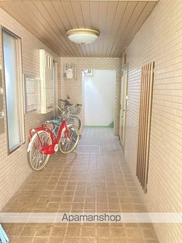 林ビルNO.2の玄関写真