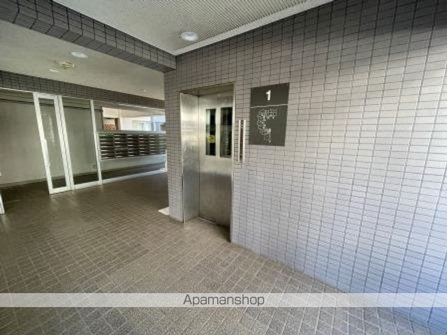ダイアパレスロイヤルシティ東幸町西棟の玄関写真
