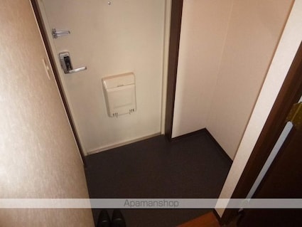 ファミールＤＡＮ[3LDK/66.08m2]の玄関