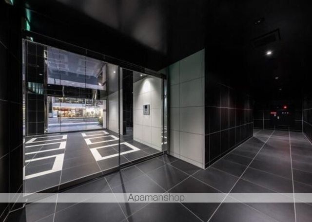 GENOVIA両国VI GREEN VEILの玄関写真