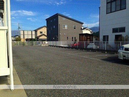 Ｓｕｒｐｌｕｓ　Ｏｎｅアカハネ[1K/28.03m2]の駐車場2