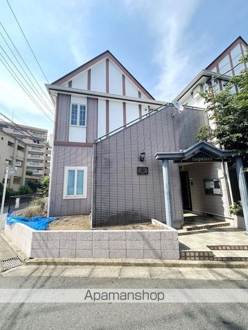 レオパレスデルニエの玄関写真