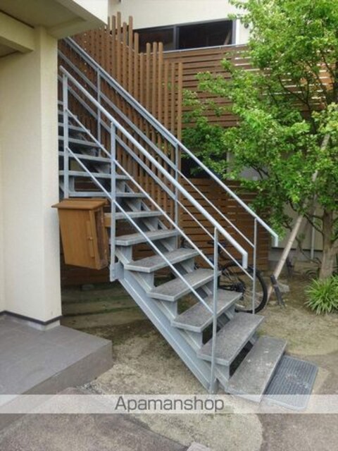 和歌山県和歌山市和歌浦南３丁目[1LDK/38.5m2]のエントランス