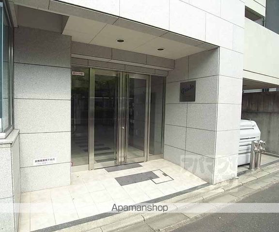グラート堀川の玄関写真