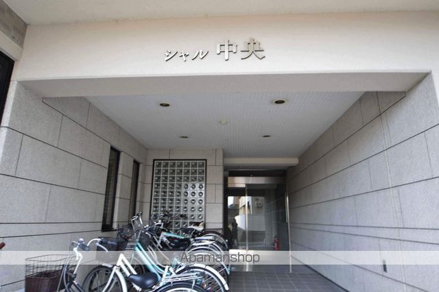 シャル中央の玄関写真