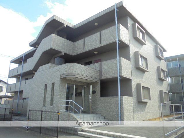 平塚市 3階建 築21年の外観写真