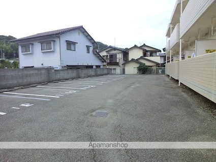 エクセル村越[1DK/25m2]の駐車場