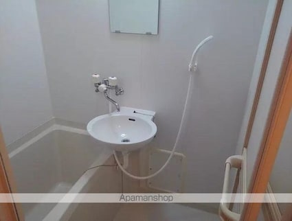 レオパレスサルウェイ三条[1K/23.61m2]のバス