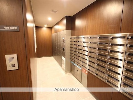 ウェリス南持田緑彩苑[4LDK/95.4m2]の共用部2