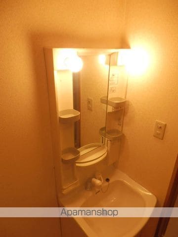 ウィスタリア西岡の内装写真