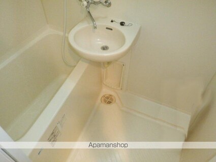 東京都新宿区西五軒町[1K/21.09m2]のバス