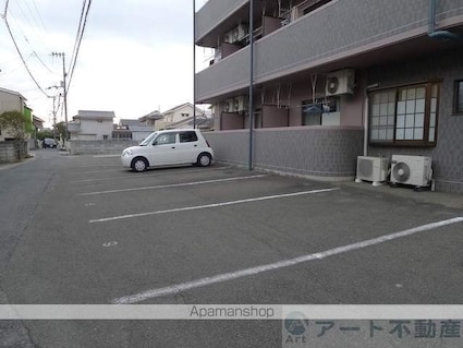 アイリス椿[1K/25.92m2]の駐車場2