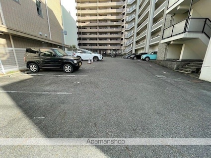 クレアトゥール２１[1K/27.28m2]の駐車場1