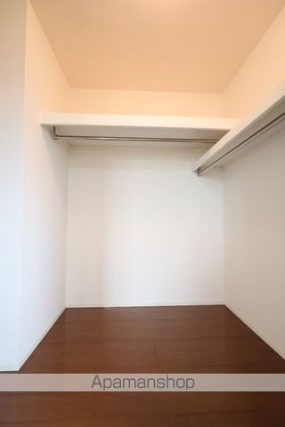 レゾナンツ B棟の内装写真