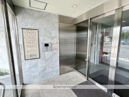 ホワイトパレス[4LDK/122.04m2]のエントランス