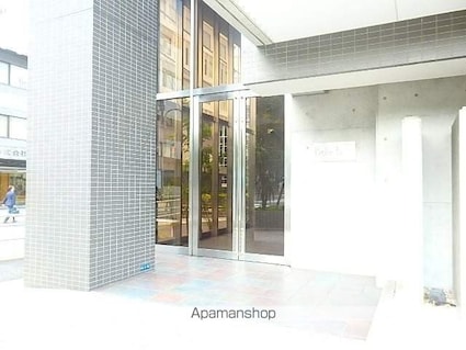 東京都新宿区市谷本村町[1K/28.46m2]のエントランス