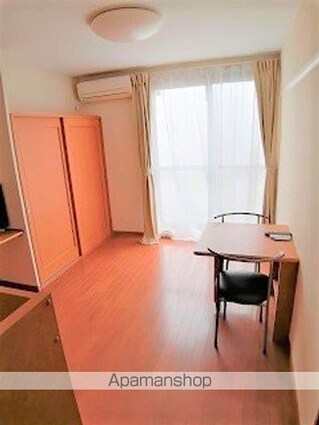 レオパレスメゾン前沖[1K/21.81m2]のリビング・居間1