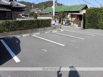 和歌山県和歌山市本脇[2LDK/56.85m2]の駐車場