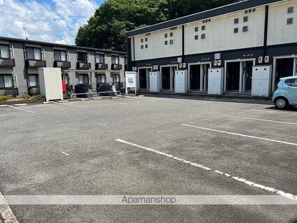 レオネクスト亀山Ⅱ[1K/23.61m2]の駐車場