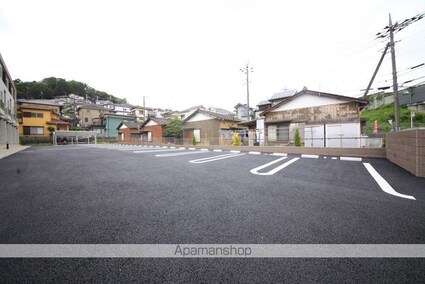 ムーンダスト・ガーデン[1LDK/53.33m2]の駐車場