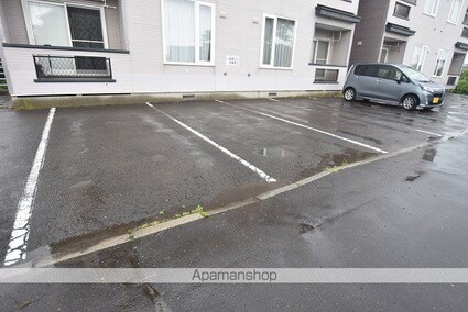 リヴェール桔梗館[2LDK/52.23m2]の駐車場